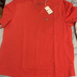 Figs men’s Chisec top